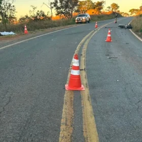 Acidente entre duas motocicletas na MG-060 em Biquinhas