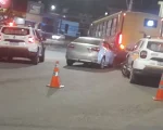 Acidente entre moto e &ocirc;nibus registrado no bairro Porto Velho, em Divin&oacute;polis.