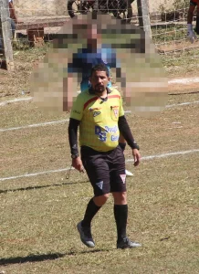&Aacute;rbitro de Divin&oacute;polis &eacute; agredido em partida de futebol amador