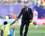 Carlo Ancelotti consola Vinicius Jr. após eliminação da Copa do Mundo 2026 após derrota para a Noruega. Quando será o próximo jogo do Brasil?