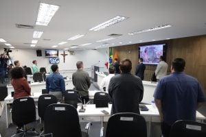 Câmara de Divinópolis aprova LDO 2027 e entra em recesso