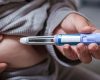 Caneta de aplicação de medicamento emagrecedor à base de semaglutida, símbolo do avanço das canetas emagrecedoras no Brasil