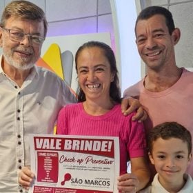 Ganhadora do Roletrando, Maria Geralda de Carmo do Cajuru retirou o seu prêmio no programa Jorge Neto