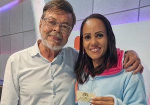 Ganhadora da pergunta premiada, Reisla retirou o seu prêmio no…
