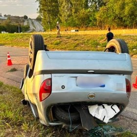Capotamento na MG-050 em Divinópolis mobiliza Polícia Militar Rodoviária e SAMU
