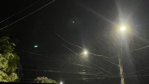 Chuva 'do nada' em julho chama a atenção de moradores em Divinópolis