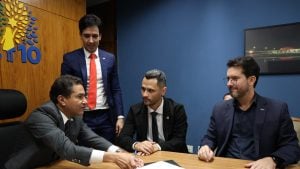 Cleitinho pode mudar de partido? Entenda o que diz a Lei das Eleições