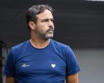 Artur Jorge critica postura de repórter em coletiva após derrota do Cruzeiro