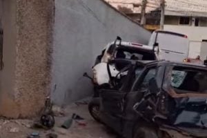 Homem rouba van, causa ‘sequência de acidentes’ e acaba preso em Betim