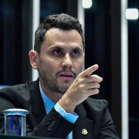 PL adia convenção em Minas Gerais enquanto aguarda decisão de Cleitinho sobre candidatura ao governo