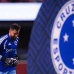 Cruzeiro vence o Gr&ecirc;mio por 4 a 2 e conquista importante vit&oacute;ria no Brasileir&atilde;o