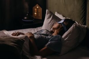 Transplante fecal pode melhorar sono de pessoas com problemas para dormir; estudo