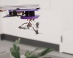 Engenheiros da Universidade Northwestern desenvolvem drone que quase desaparece para a visão humana