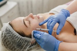 CFO proíbe dentistas de usar PMMA para procedimentos estéticos e restringe uso a fins reparadores autorizados pela Anvisa