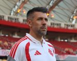 Cruzeiro enfrenta Paulo Pezzolano, ex-técnico do clube, em partida contra o Internacional