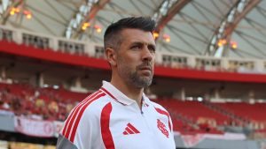 Cruzeiro enfrenta Paulo Pezzolano, ex-técnico do clube, em partida contra o Internacional