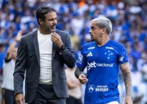 Fagner fica fora do Cruzeiro contra o Coritiba por suspensão; William assume lateral-direito