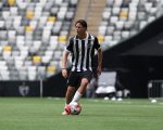Atlético anuncia contrato profissional de três anos com promessa da base Enzo Estevão
