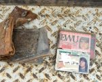 Mulher reencontra carteira perdida há 43 anos com documentos intactos