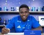 Cruzeiro contrata atacante Adriano Júnior para a equipe sub-20