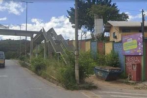 Moradores de Belo Horizonte denunciam ato obsceno em passarela de escola