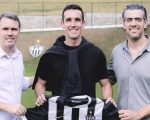 Técnico da Seleção Brasileira Sub-20 observa treinos do Atlético na Cidade do Galo