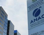 Anac emite alerta sobre riscos de trote com &oacute;leo de avia&ccedil;&atilde;o ap&oacute;s morte de jovem piloto