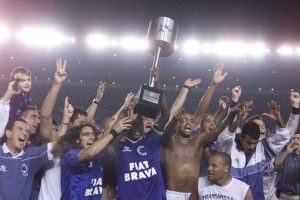 Cruzeiro recorda 26 anos do tricampeonato da Copa do Brasil com vitória sobre o São Paulo
