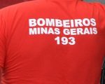 Motorista embriagado colide com poste na avenida Silva Lobo, em Belo Horizonte