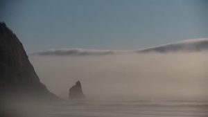 Surfistas no Oregon ajudam a mapear padrões de neblina com câmeras