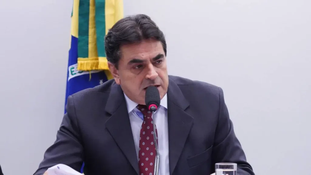 Domingos S&aacute;vio defende restri&ccedil;&atilde;o &agrave; publicidade de bets no Brasil