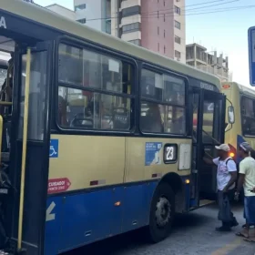 Prefeitura cobra explicações após nova falha em elevador de ônibus em Divinópolis