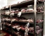 Frigor&iacute;fico &eacute; multado em R$ 35 mil por armazenar carnes impr&oacute;prias para consumo em Formiga