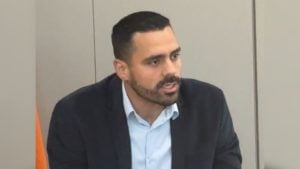 Secretário de Fazenda Gabriel Vivas durante coletiva sobre a reforma da previdência do Diviprev em Divinópolis