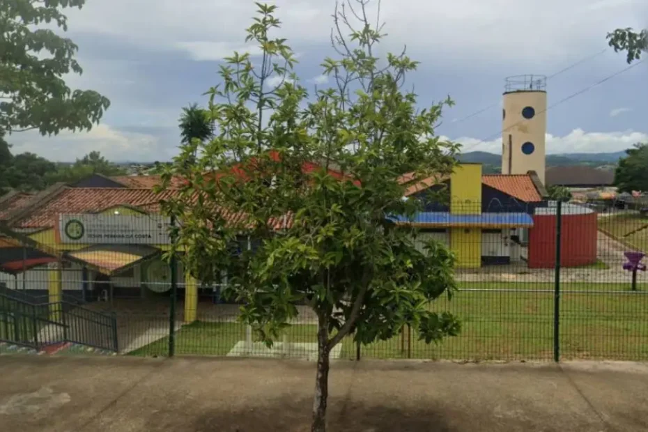 Manifestação da greve dos servidores em Divinópolis em frente ao Diviprev