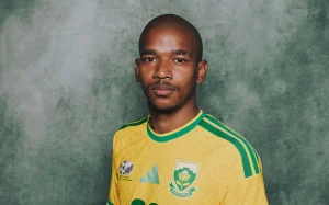 Jayden Adams representou a África do Sul na Copa do Mundo de 2026 e defendia o Mamelodi Sundowns.