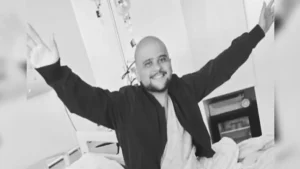 Matheus Azevedo durante tratamento contra a leucemia