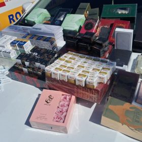 Veículo apreendido pela PMRv com carga de contrabando na MG-050, em Divinópolis