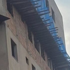 Local de obra no Centro de Carmópolis de Minas onde ocorreu queda de andaime que resultou em duas mortes