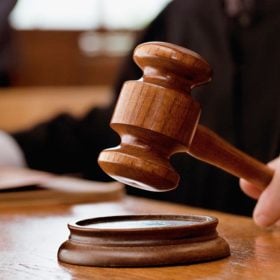 Oficina é condenada a pagar R$ 164 mil após caminhão de cliente ser roubado em Itaúna