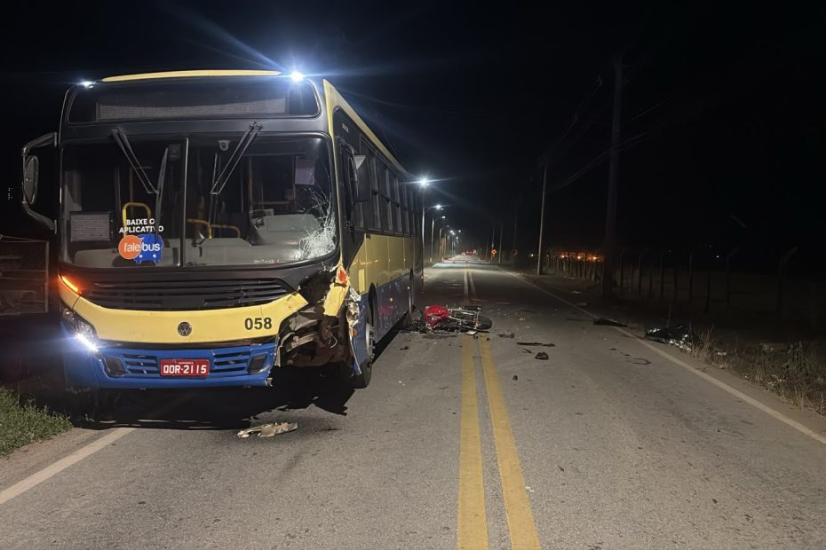 Motociclista morre em acidente com &ocirc;nibus no Belo Vale, em Divin&oacute;polis