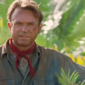 Sam Neill, astro de Jurassic Park, durante evento de divulgação do filme.