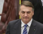 Alexandre de Moraes decide manter Bolsonaro em prisão domiciliar