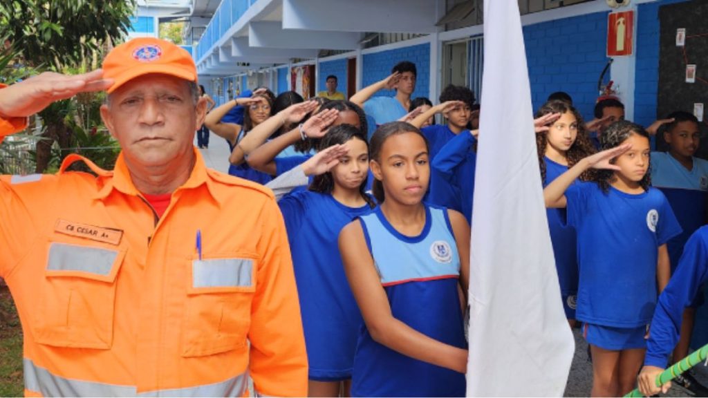 Justi&ccedil;a mant&eacute;m suspens&atilde;o de escolas c&iacute;vico-militares em Minas
