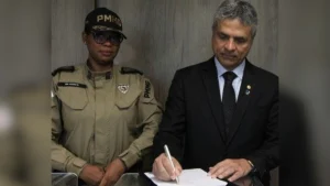 TRE-MG e Pol&iacute;cia Militar assinam conv&ecirc;nio para seguran&ccedil;a das urnas nas Elei&ccedil;&otilde;es 2026