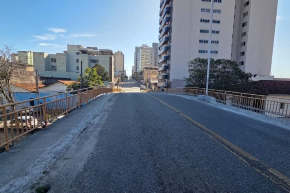 Viaduto do Esplanada em Divinópolis durante obras de recuperação estrutural