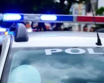 Viatura da Pol&iacute;cia Militar durante atendimento de ocorr&ecirc;ncia de viol&ecirc;ncia dom&eacute;stica em Divin&oacute;polis