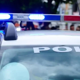 Viatura da Polícia Militar durante atendimento de ocorrência de violência doméstica em Divinópolis
