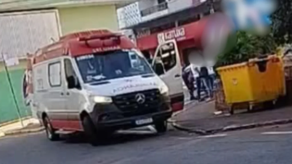 Atropelamento na Pra&ccedil;a Padre Jos&eacute; Pereira Coelho mobiliza equipe do Samu