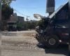 Veja vídeo: Van perde o freio e bate na lateral de ônibus coletivo no Jardim Alterosa, em Divinópolis